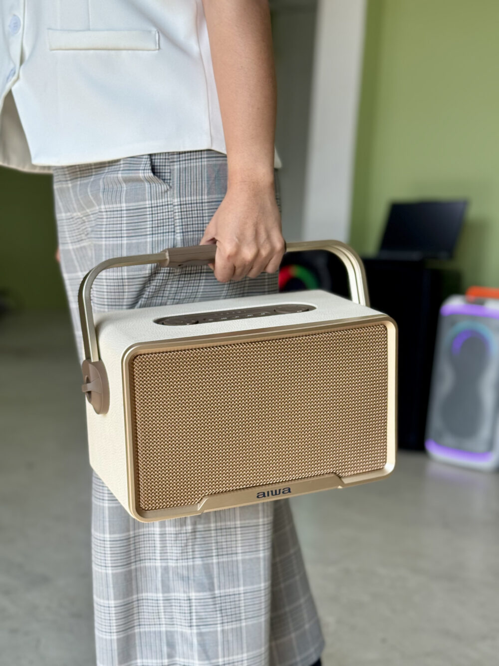 Aiwa Aw-R8000 Oracle ลำโพงบลูทูธพกพา 120w ดอกลำโพง 6.5 นิ้ว Portable Bluetooth Speaker Aiwa Aw-R8000 Oracle ลำโพงบลูทูธพกพา 120w ดอกลำโพง 6.5 นิ้ว Portable Bluetooth Speaker