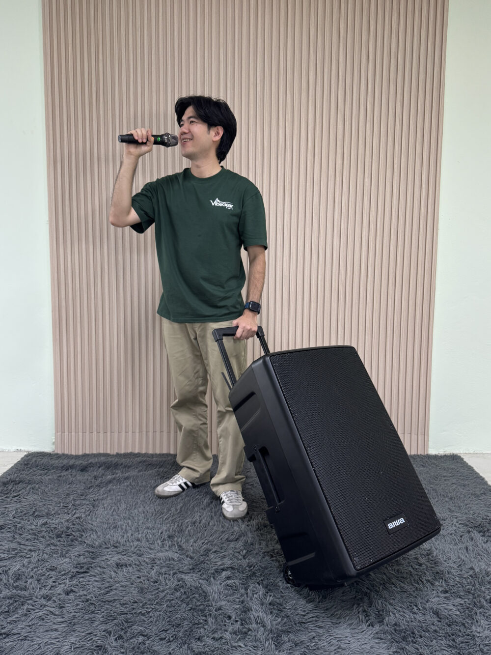 Aiwa Aw-X1500pro ลำโพงลากจูงมีแบตฯ ขนาด 15 นิ้ว 800 วัตต์ พร้อมไมค์ลอยมือถือคู่ ย่าน Uhf 10 ชาแนล Aiwa Aw-X1500pro ลำโพงลากจูงมีแบตฯ ขนาด 15 นิ้ว 800 วัตต์ พร้อมไมค์ลอยมือถือคู่ ย่าน Uhf 10 ชาแนล