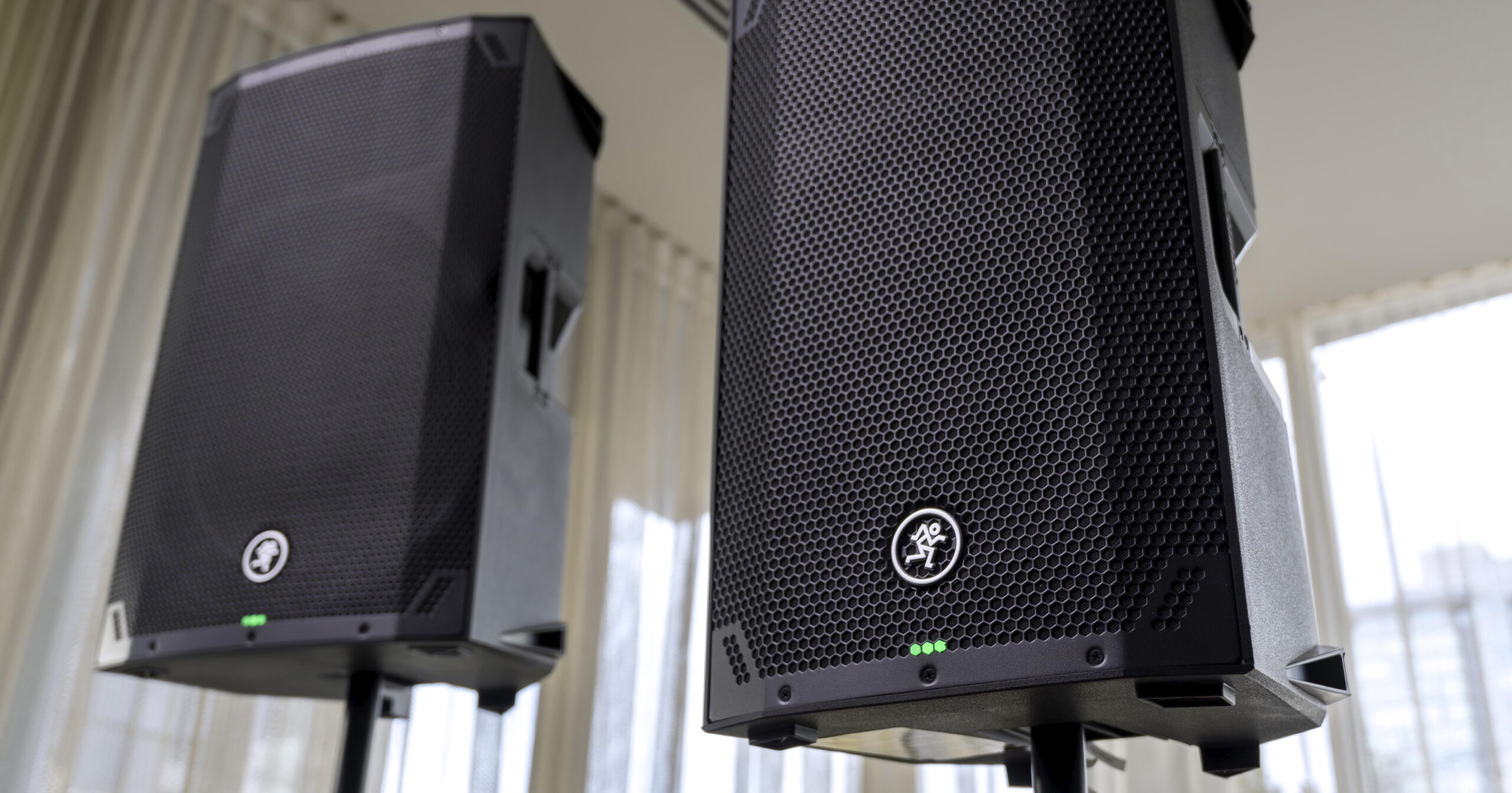 Mackie Thump2v4 ลำโพง Pa 12 นิ้ว 1400w มี Dsp และ Bluetooth