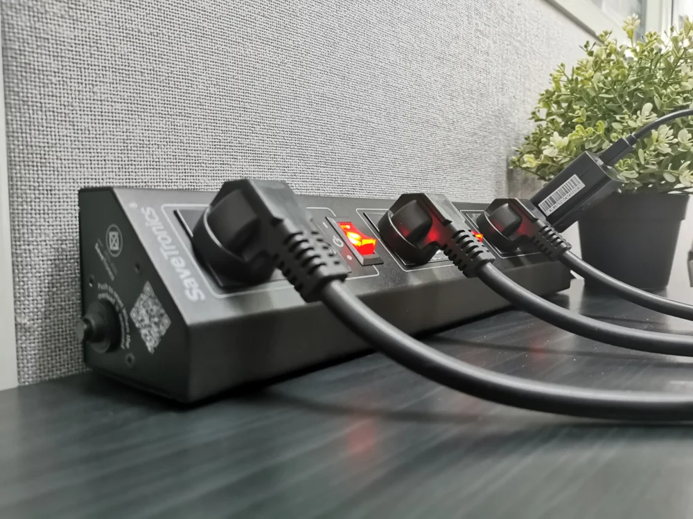 Savetronics A-6_v2 ปลั๊กไฟกันไฟกระชาก 6 ช่อง Savetronics A-6_v2 ปลั๊กไฟกันไฟกระชาก 6 ช่อง