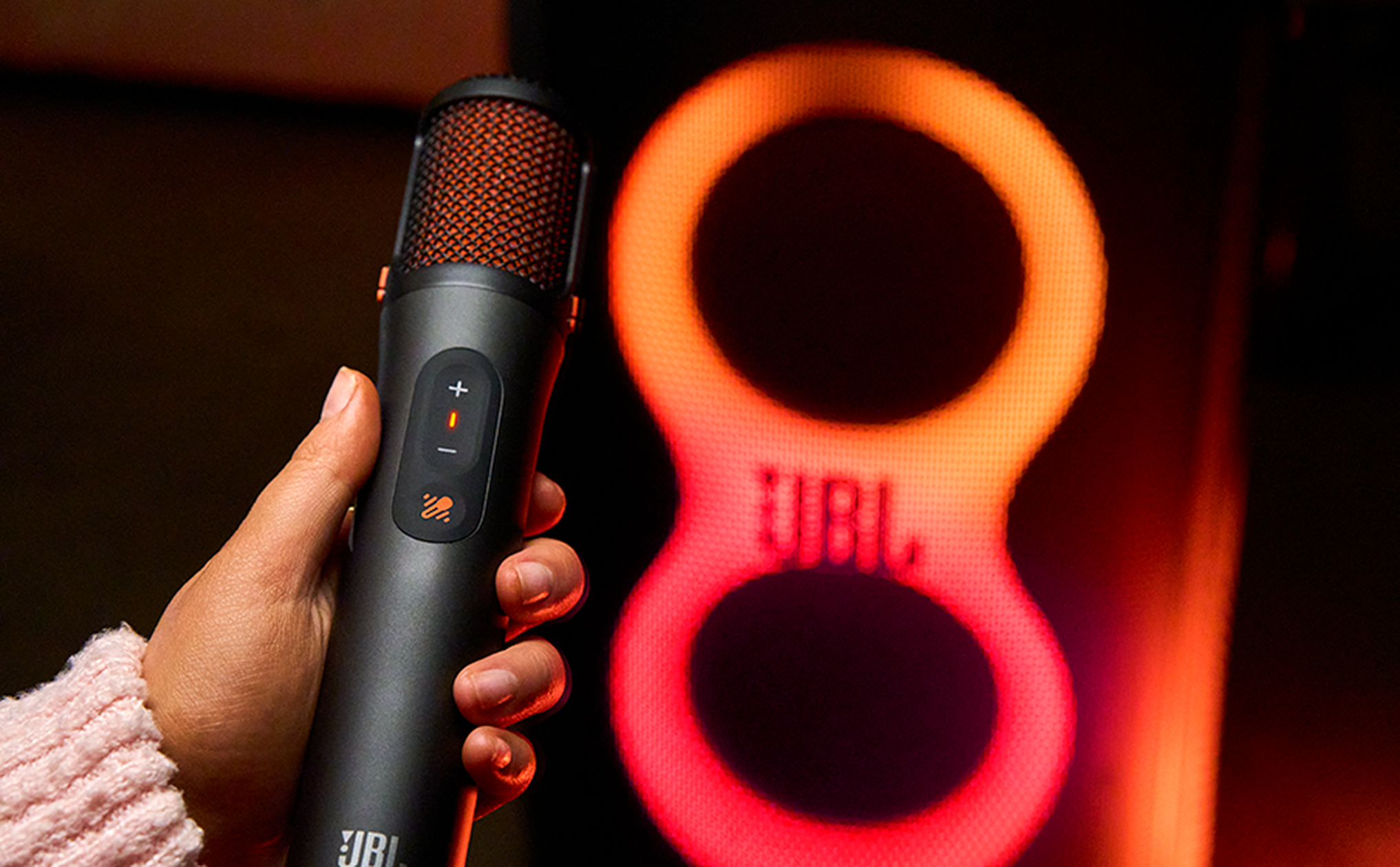 พรีวิว Jbl Partybox On-The-Go 2 Plus ลำโพงสะพายข้างสายแคมป์ อัปเกรดแบตเตอรี่และไมค์ Jbl Easysing Mics ชุดไมค์ไร้สายคู่ สำหรับลำโพง Jbl Partybox