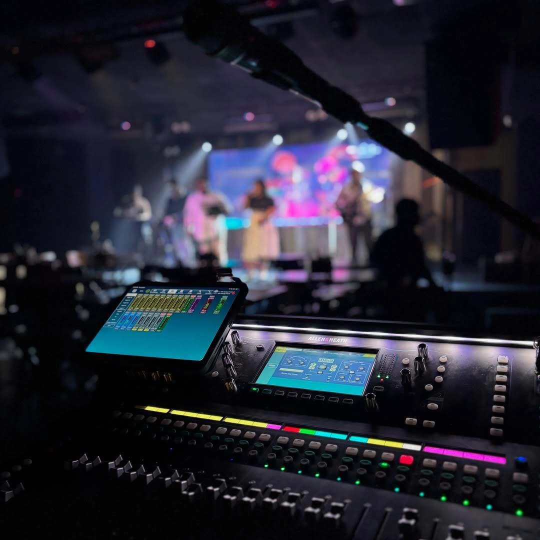 มิกเซอร์ ดิจิตอล Allen & Heath Sq
