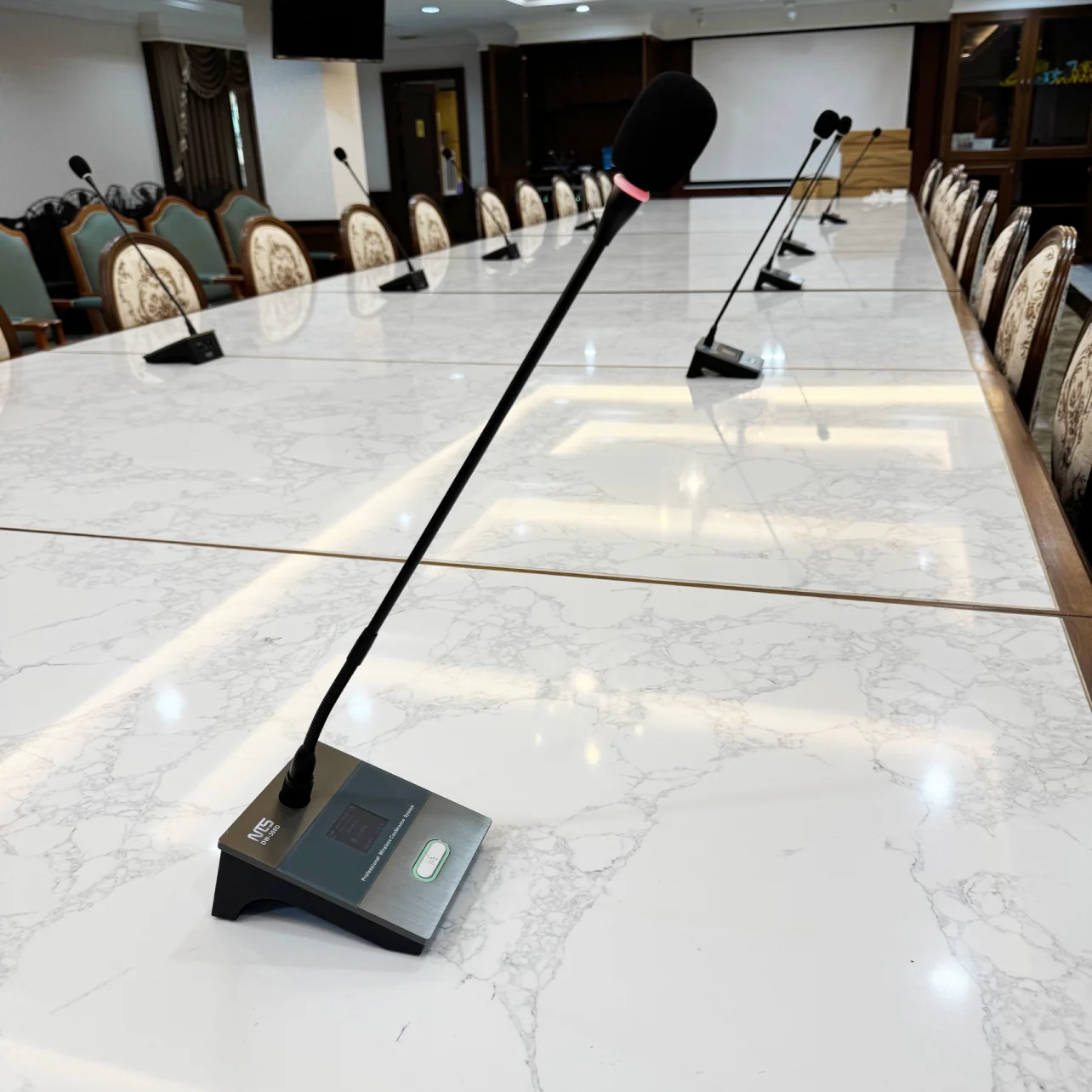 ผลงานติดตั้งระบบเสียงห้องประชุม ไร้สาย Nts Dw-300 ณ มูลนิธิเบญจมบพิตร