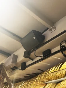 ลำโพงติดผนัง VL AUDIO WS-64 B ตู้ลำโพง 2 ทาง 6 นิ้ว 80 วัตต์ สีดำ สำหรับระบบเสียง BGM ในร้านอาหาร