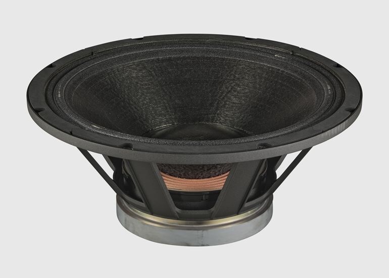 Yamaha Dxs18mk3 ตู้ลำโพงซับวูฟเฟอร์มีแอมป์ในตัว 18 นิ้ว 2500 วัตต์ (Class-D / 96khz Dsp)