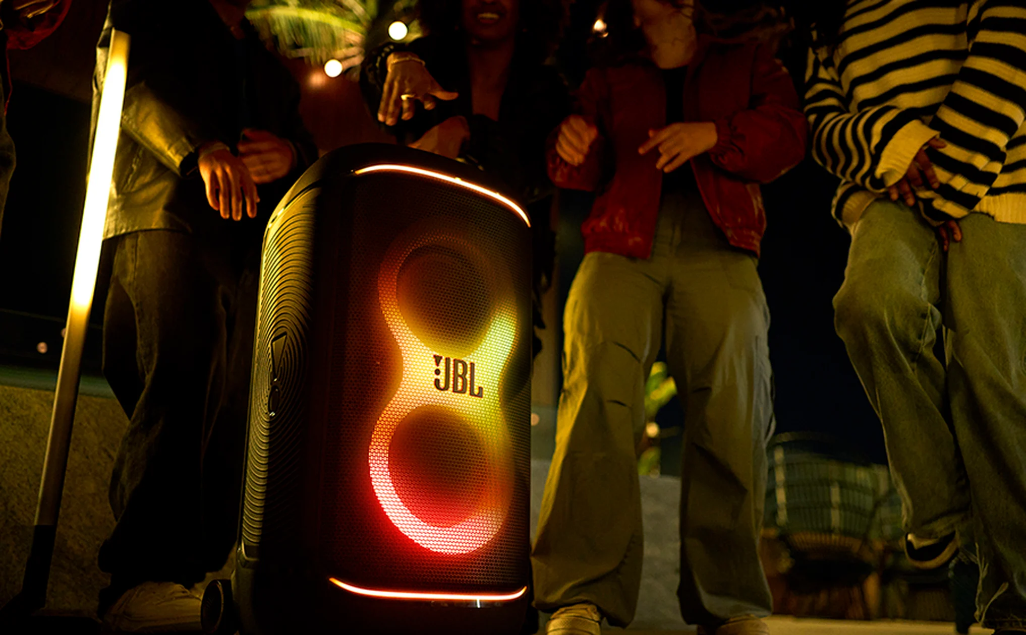 Jbl Partybox 520 ลำโพงปาร์ตี้ล้อลาก พลังเสียงระดับสเตจ 400w