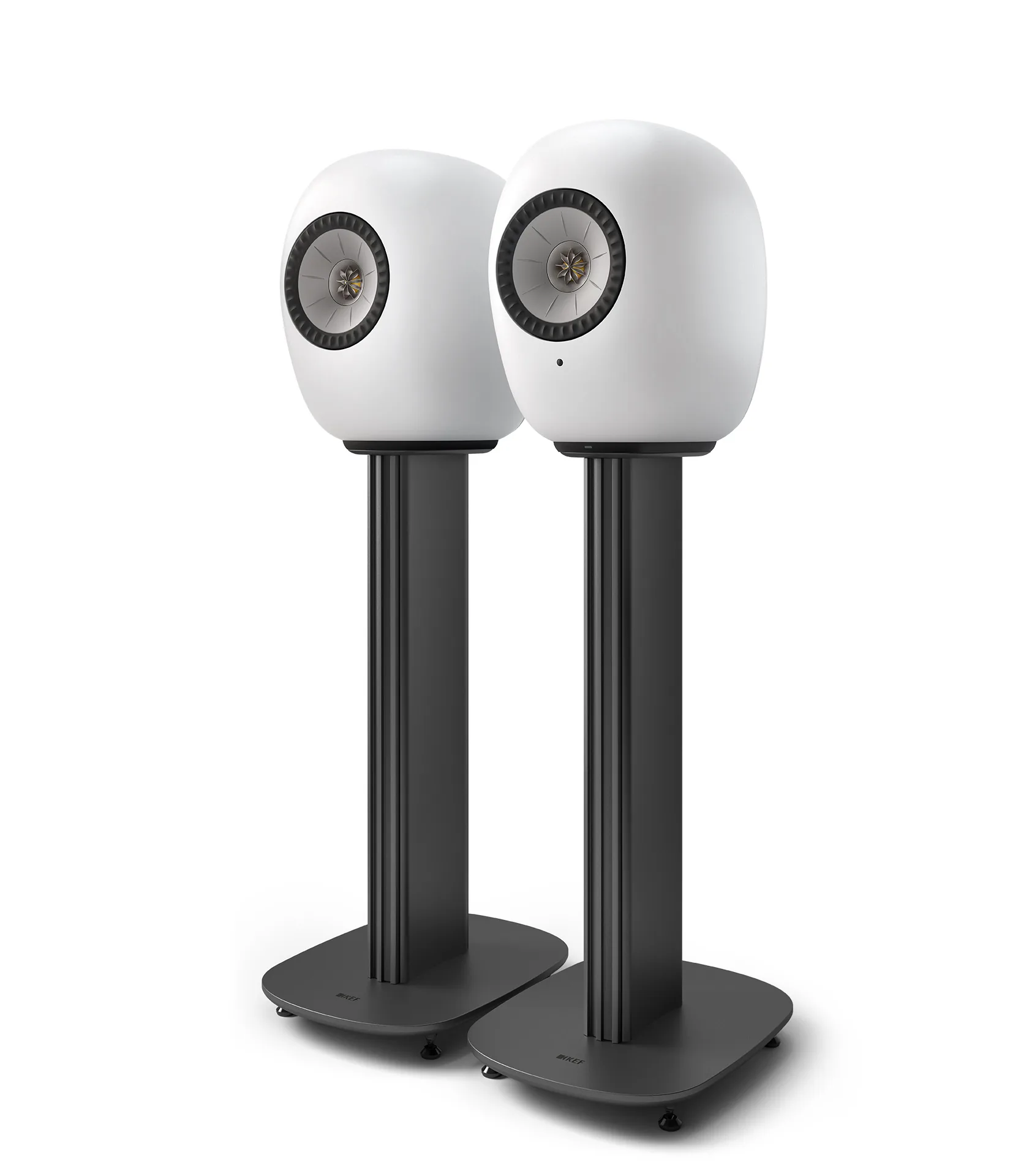 Kef S Luxe Floor Stand Packshot With Ls Luxe Pair รีโมทพรีเมียม KEF C3 Remote ผลิตจากอะลูมิเนียม ปุ่มเรืองแสงหรูหรา