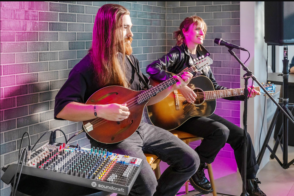 เปิดตัว Soundcraft Signature Plus Series มิกเซอร์อนาล็อกไฮบริดเจนใหม่ อัปเกรดอะไรบ้าง? ต่างจากรุ่นเดิมยังไง คุ้มไหมที่จะเปลี่ยน?